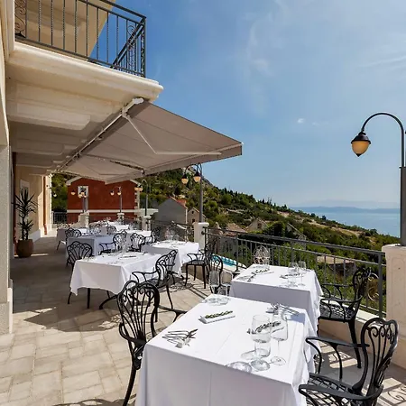 Nature's Retreat, Deluxe Doppelzimmer Mit Balkon Und Meerblick Гостевой дом Подгора